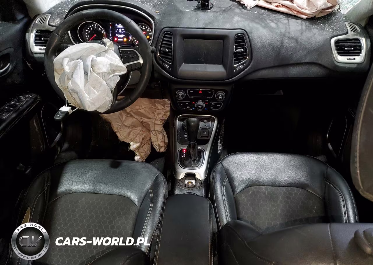 2019 Jeep Compass Latitude VIN:3C4NJDBB2KT647983 - 8