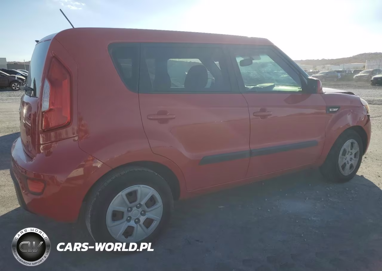 2013 Kia Soul Base VIN:KNDJT2A54D7570484 - 3