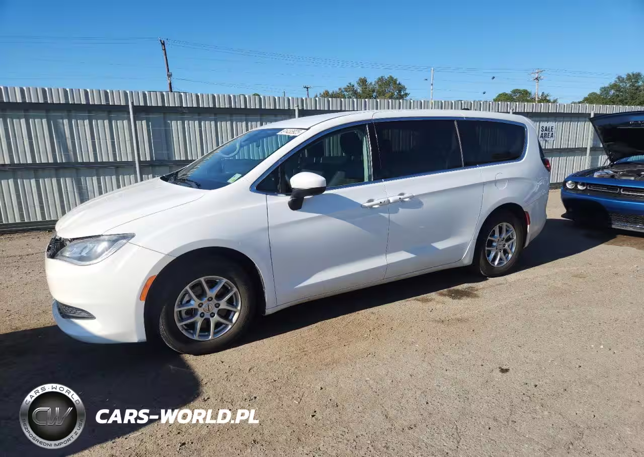 2022 Chrysler Voyager Lx