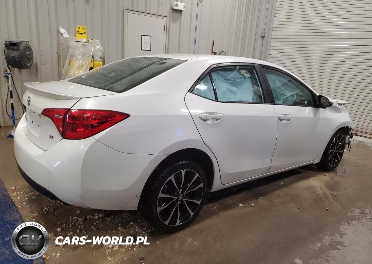 2018 Toyota Corolla Se VIN:5YFBURHE7JP829589 - 3
