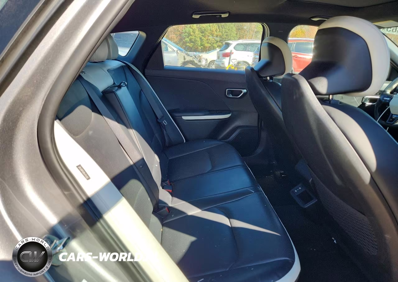 2025 Kia K4 Gt Line VIN:3KPFW4DE9SE044059 - 10