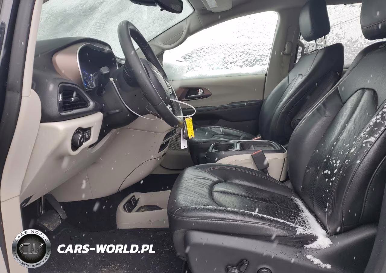 2018 Chrysler Pacifica Touring L VIN:2C4RC1BG0JR100413 - 7
