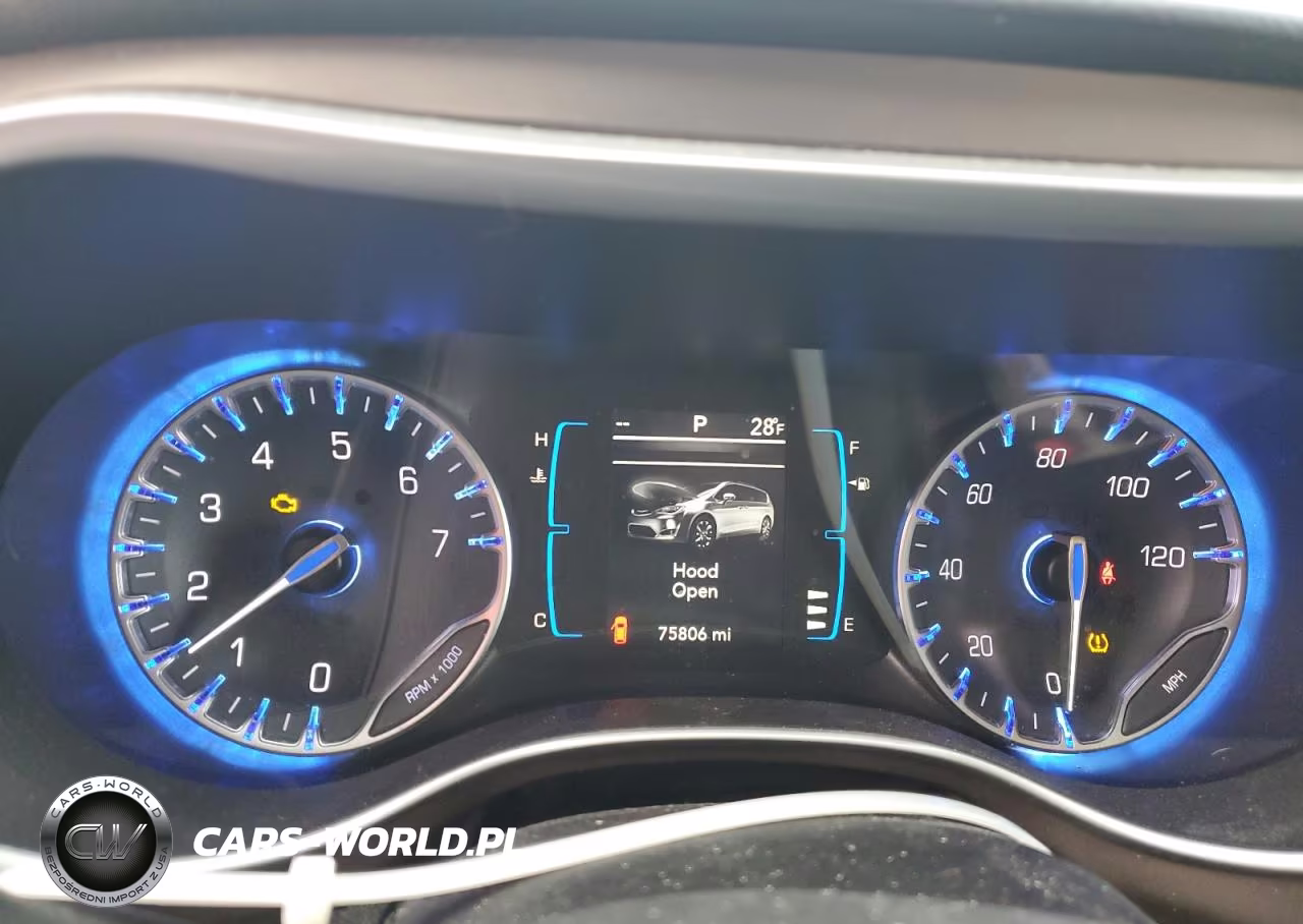 2018 Chrysler Pacifica Touring L VIN:2C4RC1BG0JR100413 - 9
