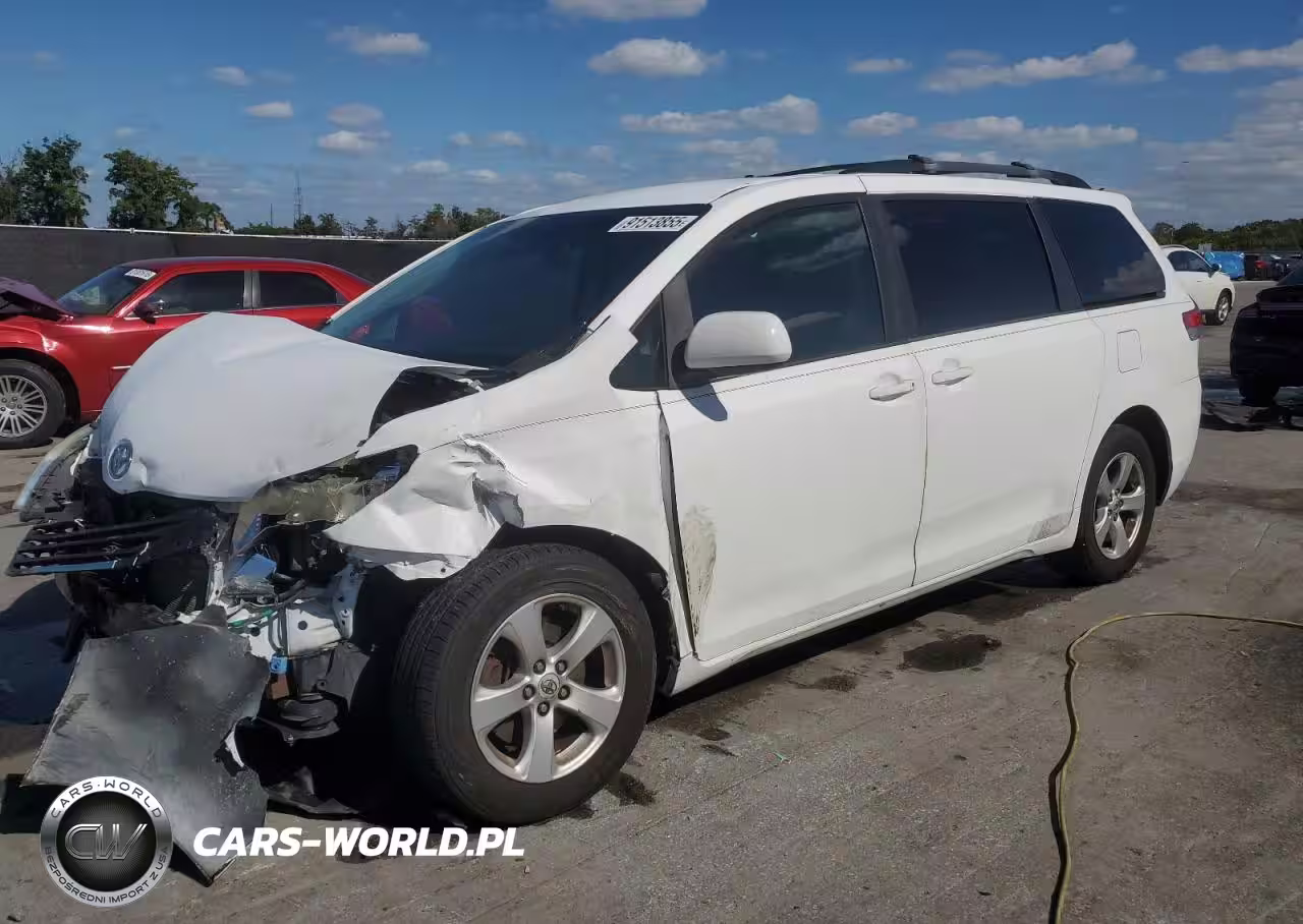2011 Toyota Sienna Le