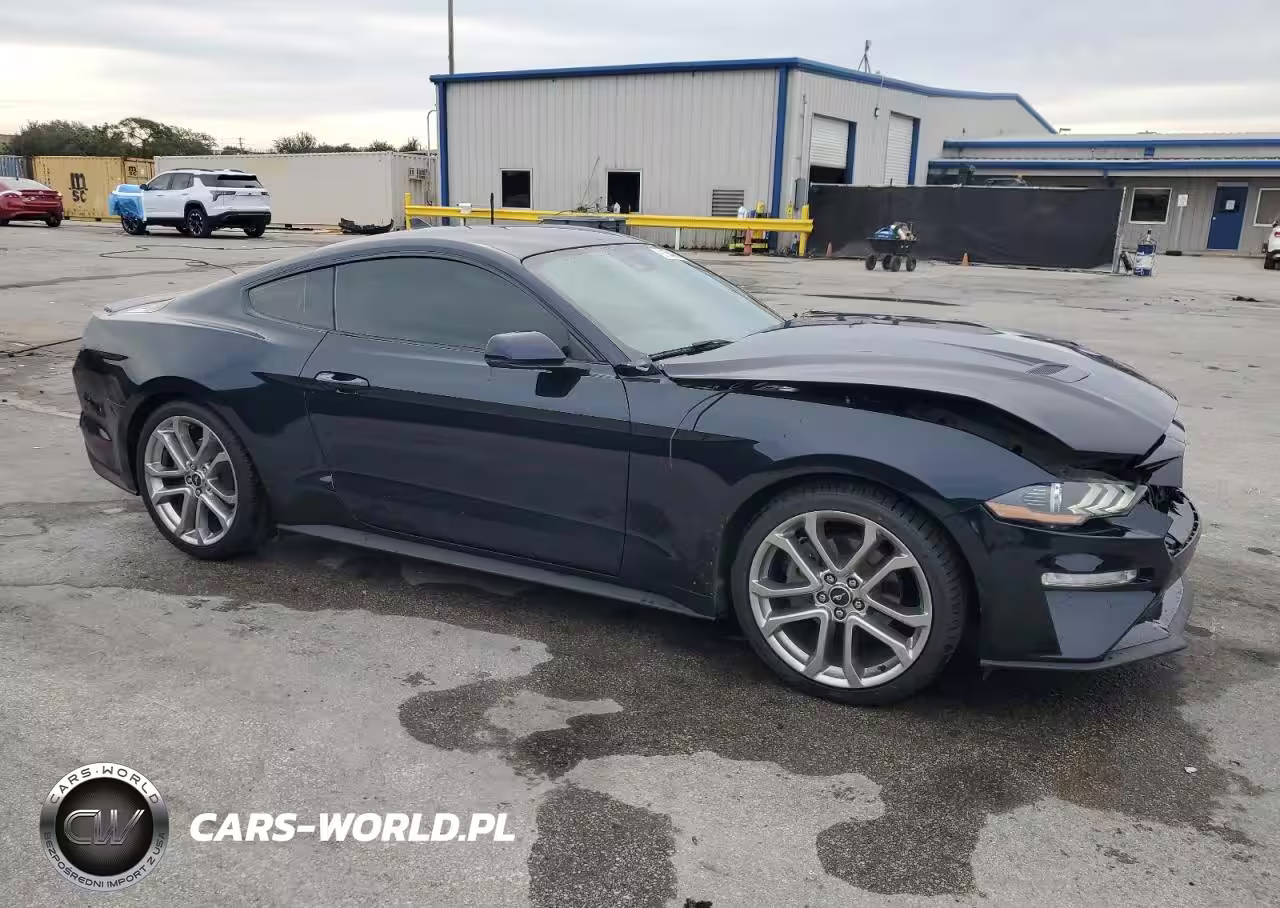 2021 Ford Mustang VIN:1FA6P8TH6M5104741 - 4