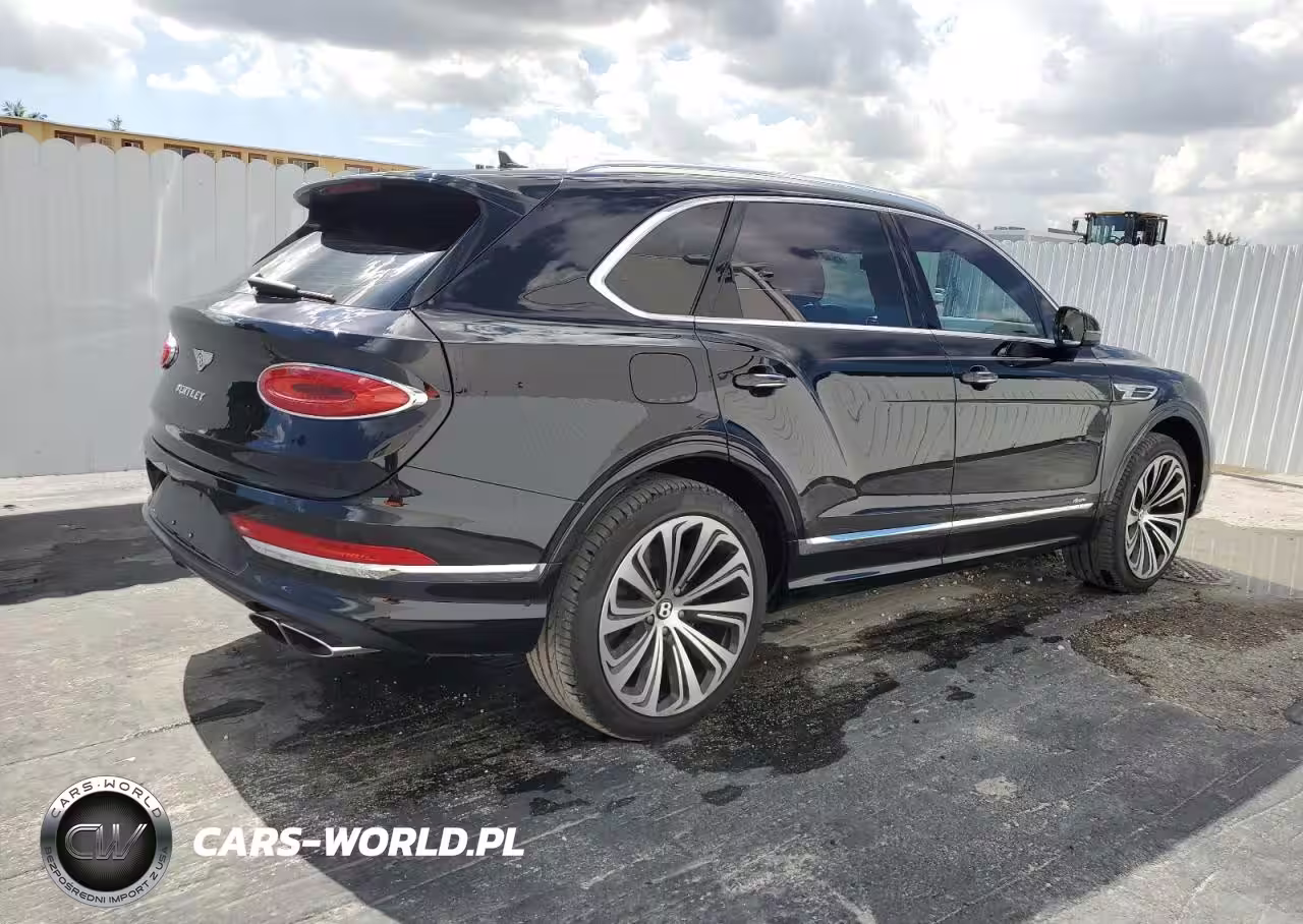 2023 Bentley Bentayga VIN:SJAAT2ZVXPC024421 - 3