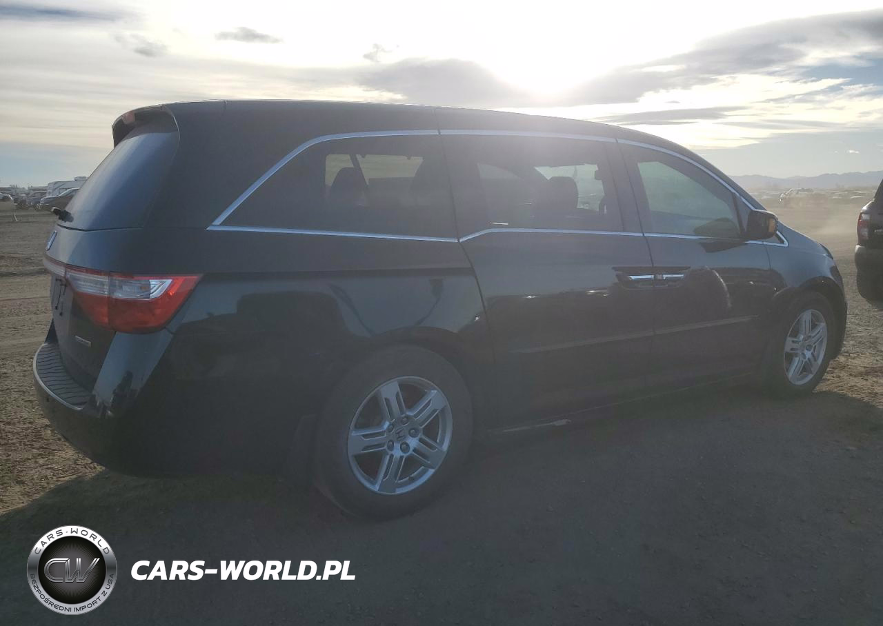 2011 Honda Odyssey Touring VIN:5FNRL5H99BB091532 - 3