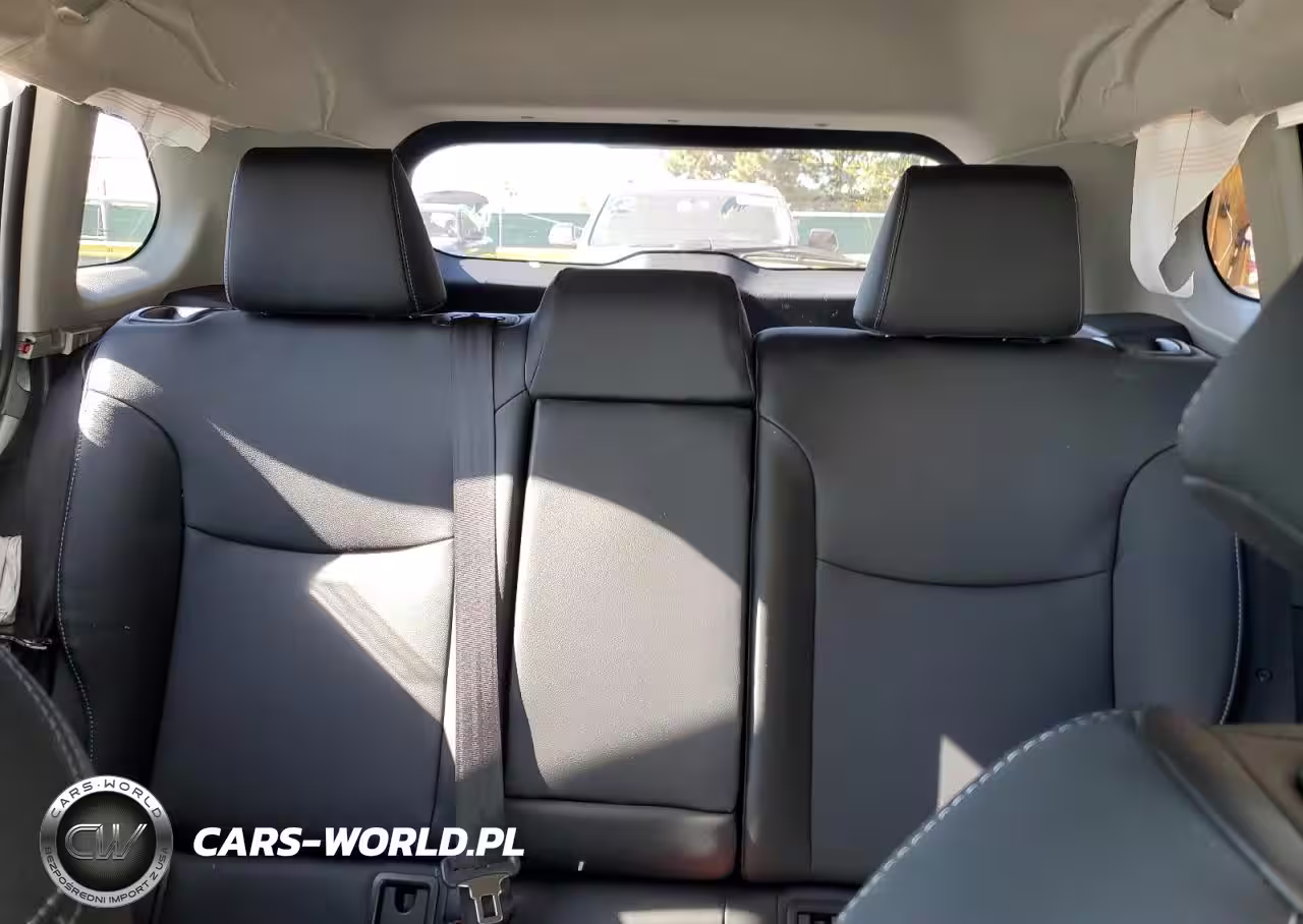 2024 Toyota Corolla Cross Xle VIN:7MUDAABG6RV114096 - 10