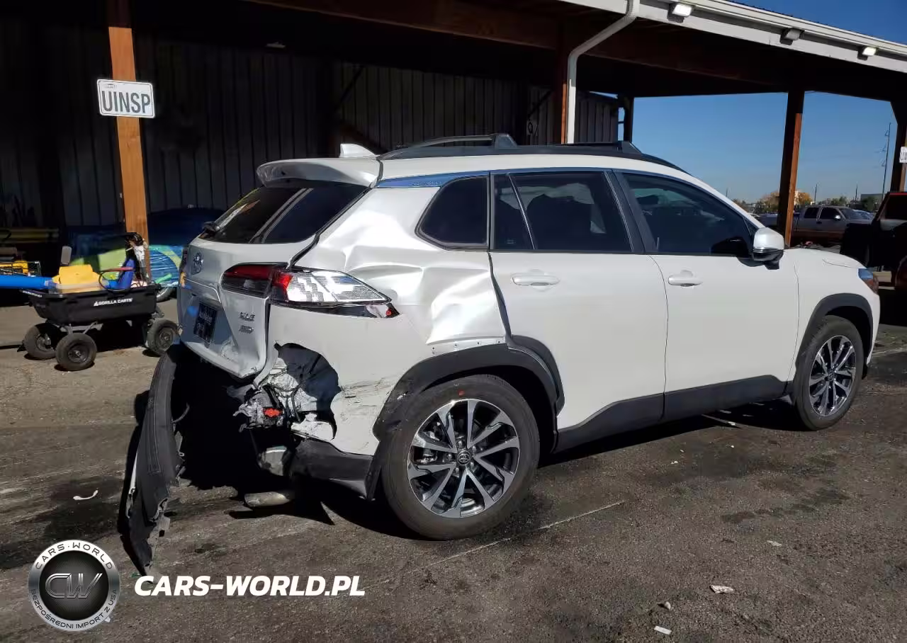 2024 Toyota Corolla Cross Xle VIN:7MUDAABG6RV114096 - 3