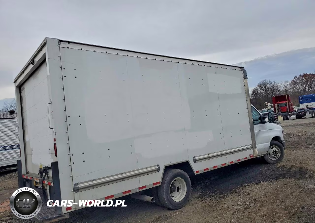 2024 Ford Econoline Box Truck VIN:1FDWE3FN0RDD28472 - 3
