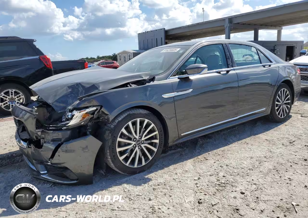 2017 Lincoln Continental Select