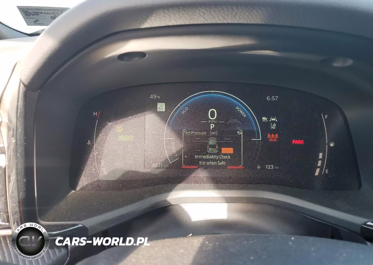 2025 Toyota Camry Xse VIN:4T1DAACK2SU599038 - 9