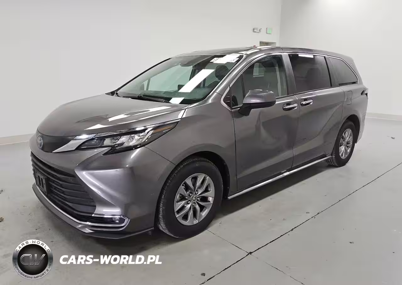 2022 Toyota Sienna Xle