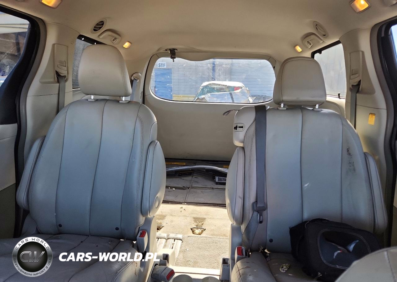 2013 Toyota Sienna Xle VIN:5TDYK3DC7DS280912 - 10