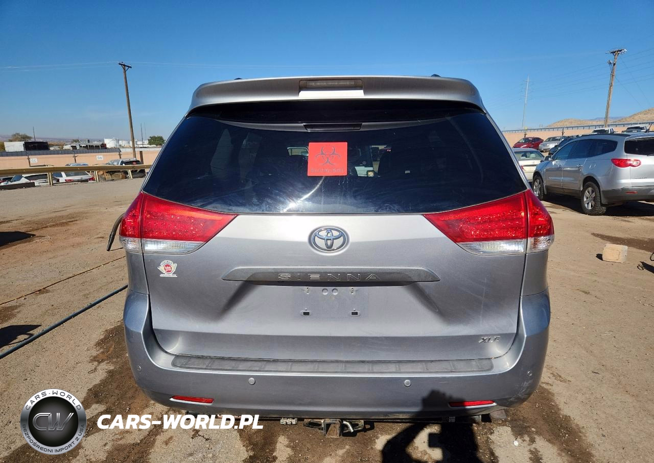 2013 Toyota Sienna Xle VIN:5TDYK3DC7DS280912 - 6