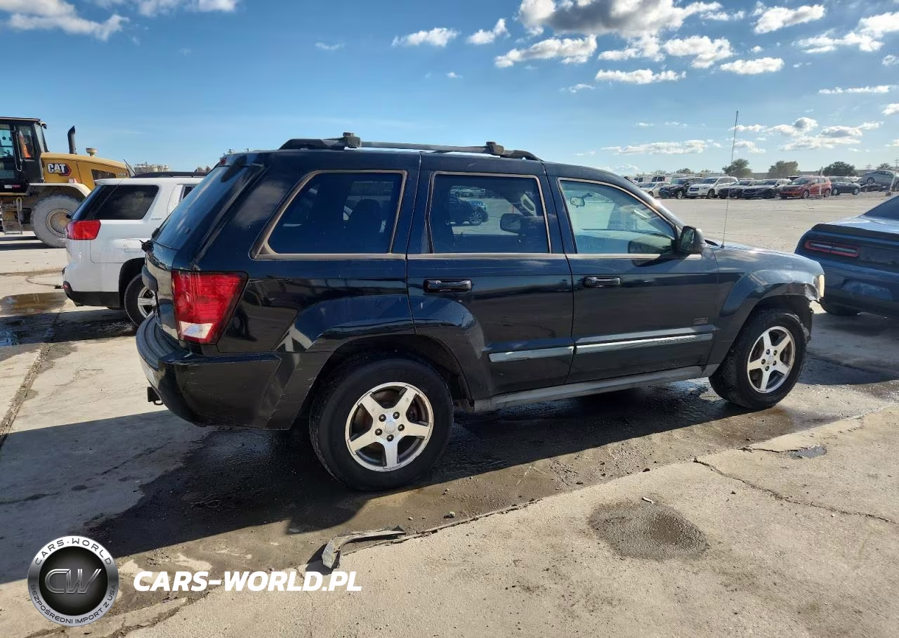 2007 Jeep Grand Cherokee Laredo VIN:1J8GR48K97C630067 - 3