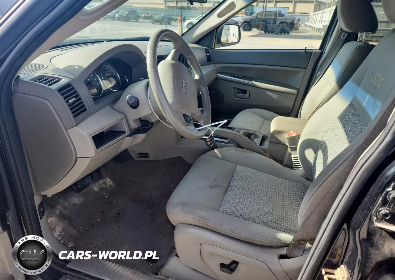 2007 Jeep Grand Cherokee Laredo VIN:1J8GR48K97C630067 - 7