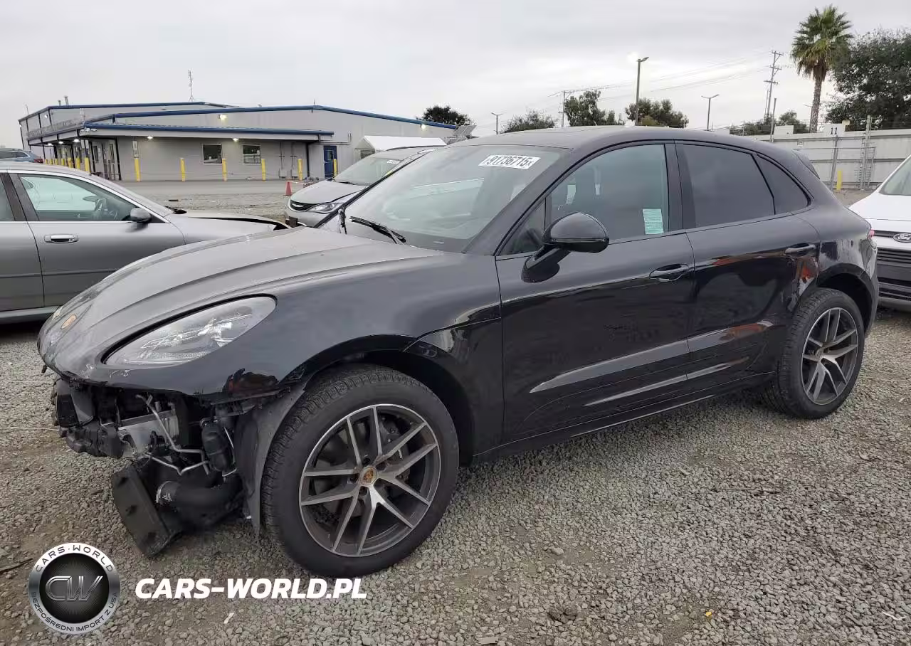 2025 Porsche Macan Base