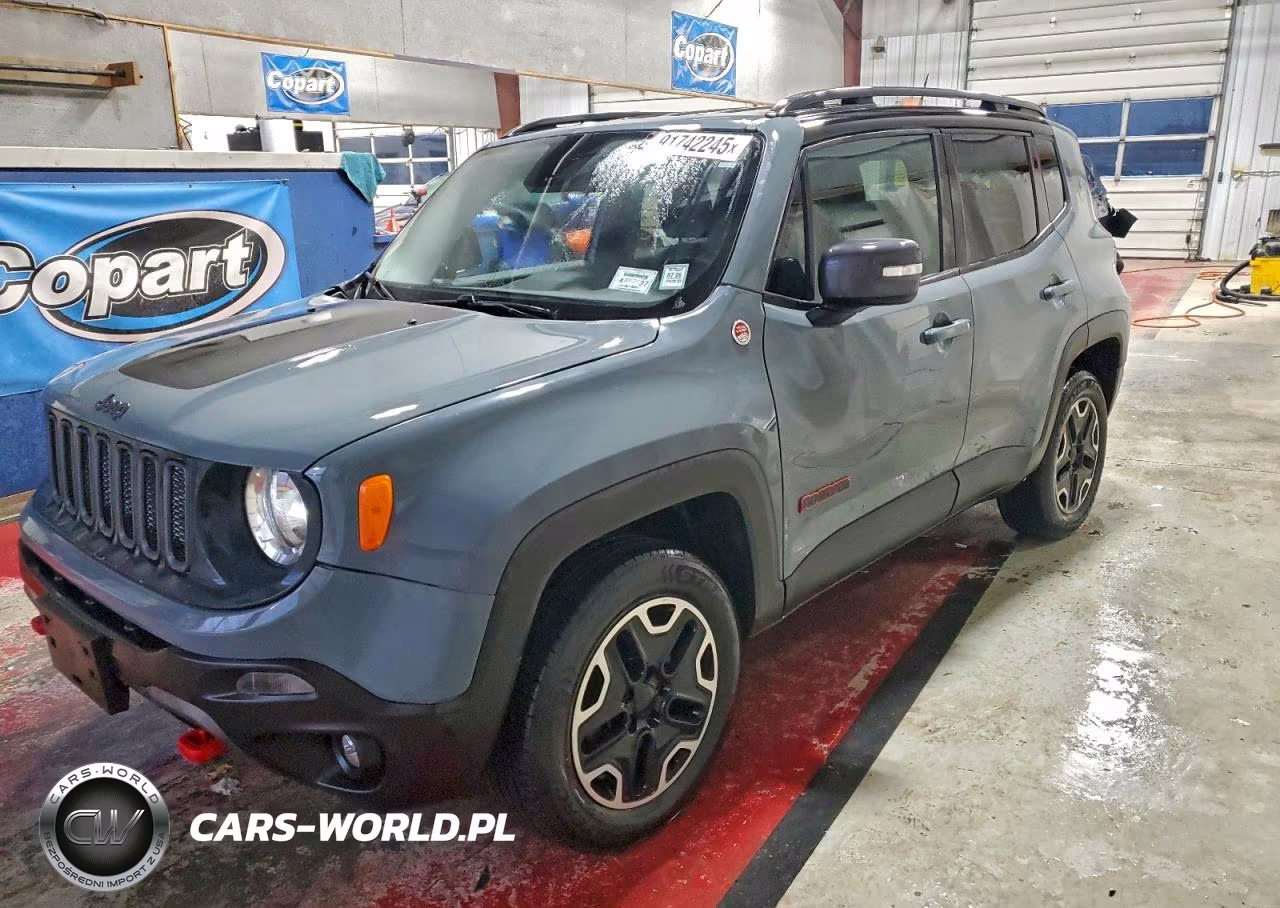 2015 Jeep Renegade Trailhawk – zdjęcie 1 z 13