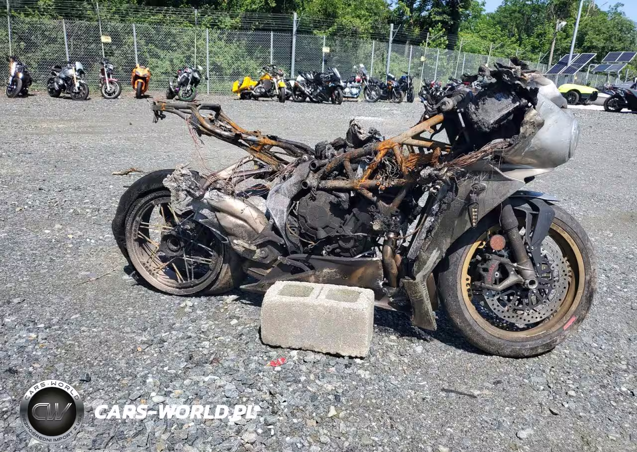 2023 M. V. Agusta Superveloce 800