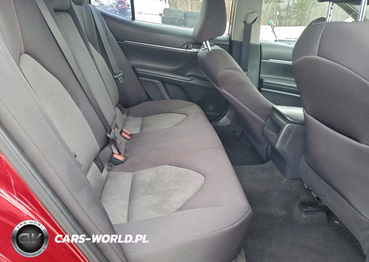 2020 Toyota Camry Le VIN:4T1C11AK5LU960021 - 10