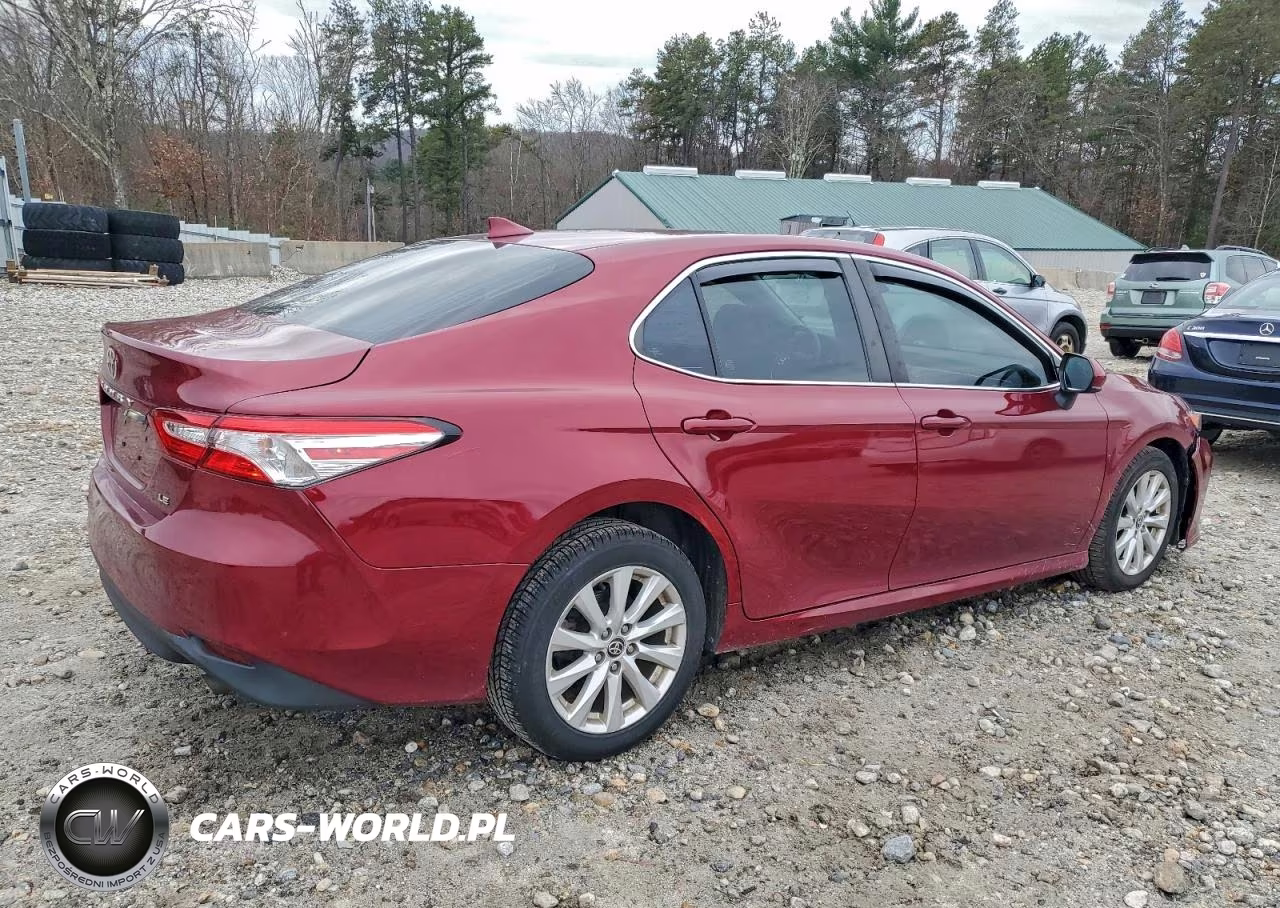 2020 Toyota Camry Le VIN:4T1C11AK5LU960021 - 3