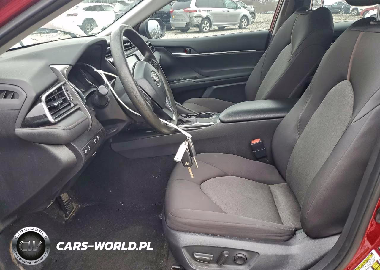 2020 Toyota Camry Le VIN:4T1C11AK5LU960021 - 7