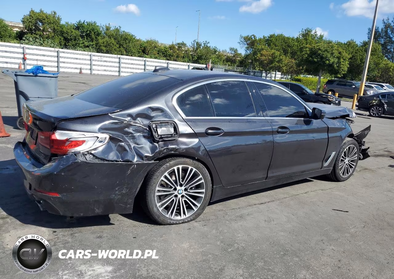 2019 BMW 530 Xi VIN:WBAJA7C57KWW22853 - 3