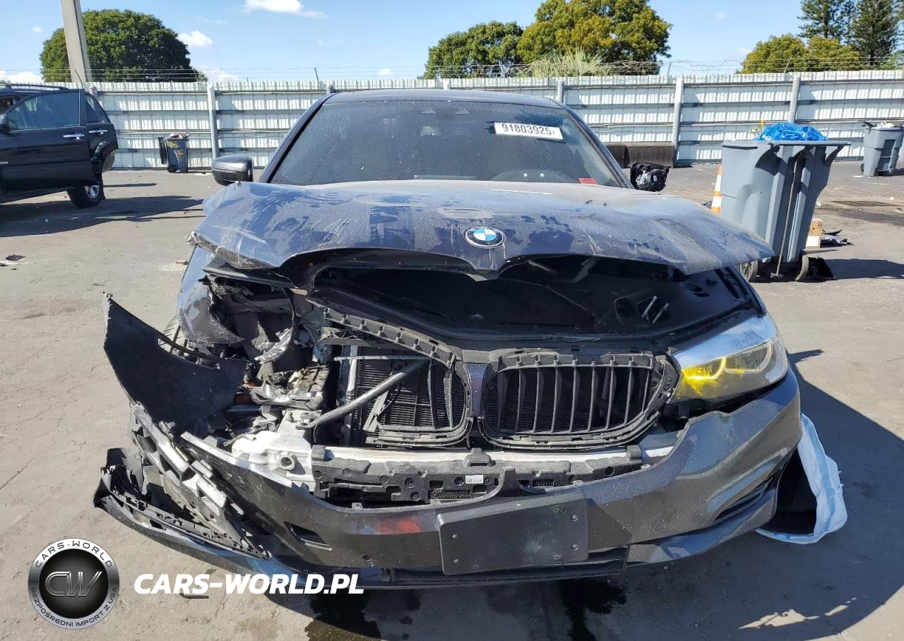 2019 BMW 530 Xi VIN:WBAJA7C57KWW22853 - 5