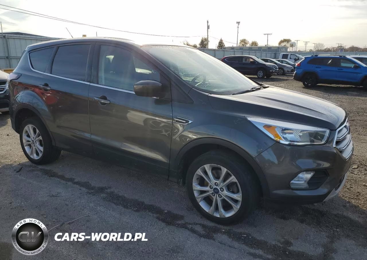 2017 Ford Escape Se VIN:1FMCU9GD6HUA78815 - 4
