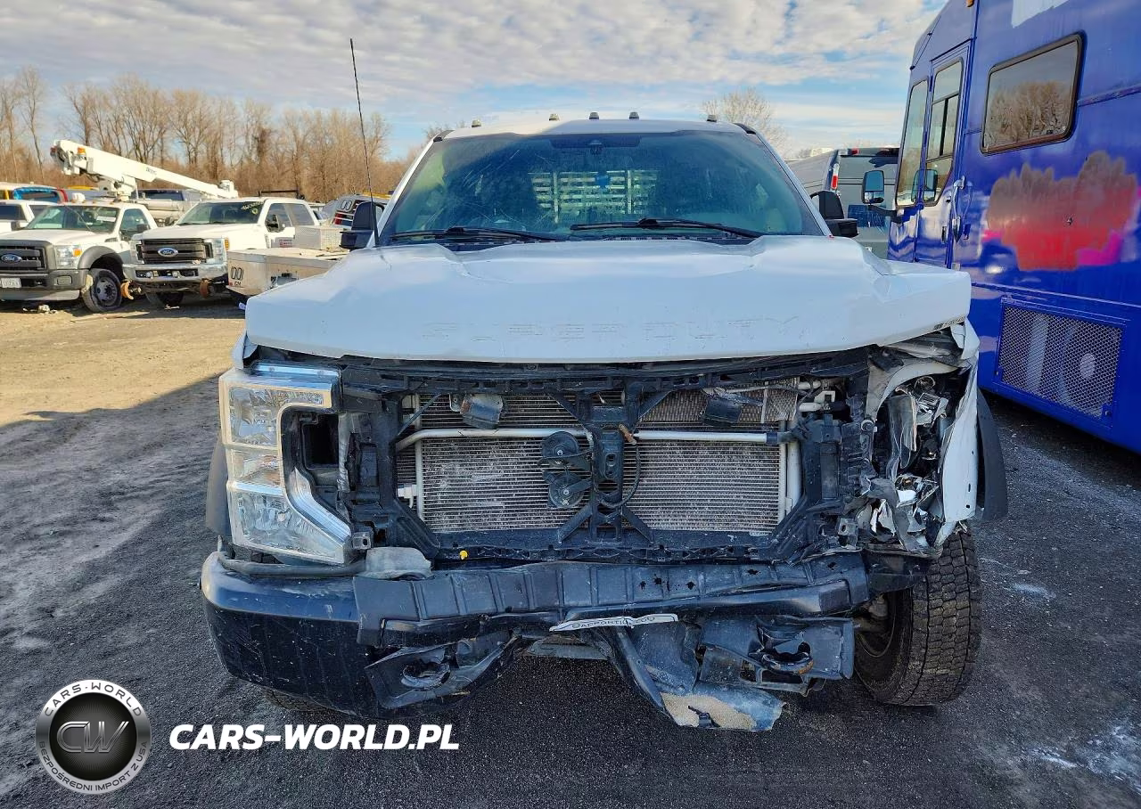 2022 Ford F550 Super Duty Flatbed Truck VIN:1FD0W5HT2NEC71061 - 5