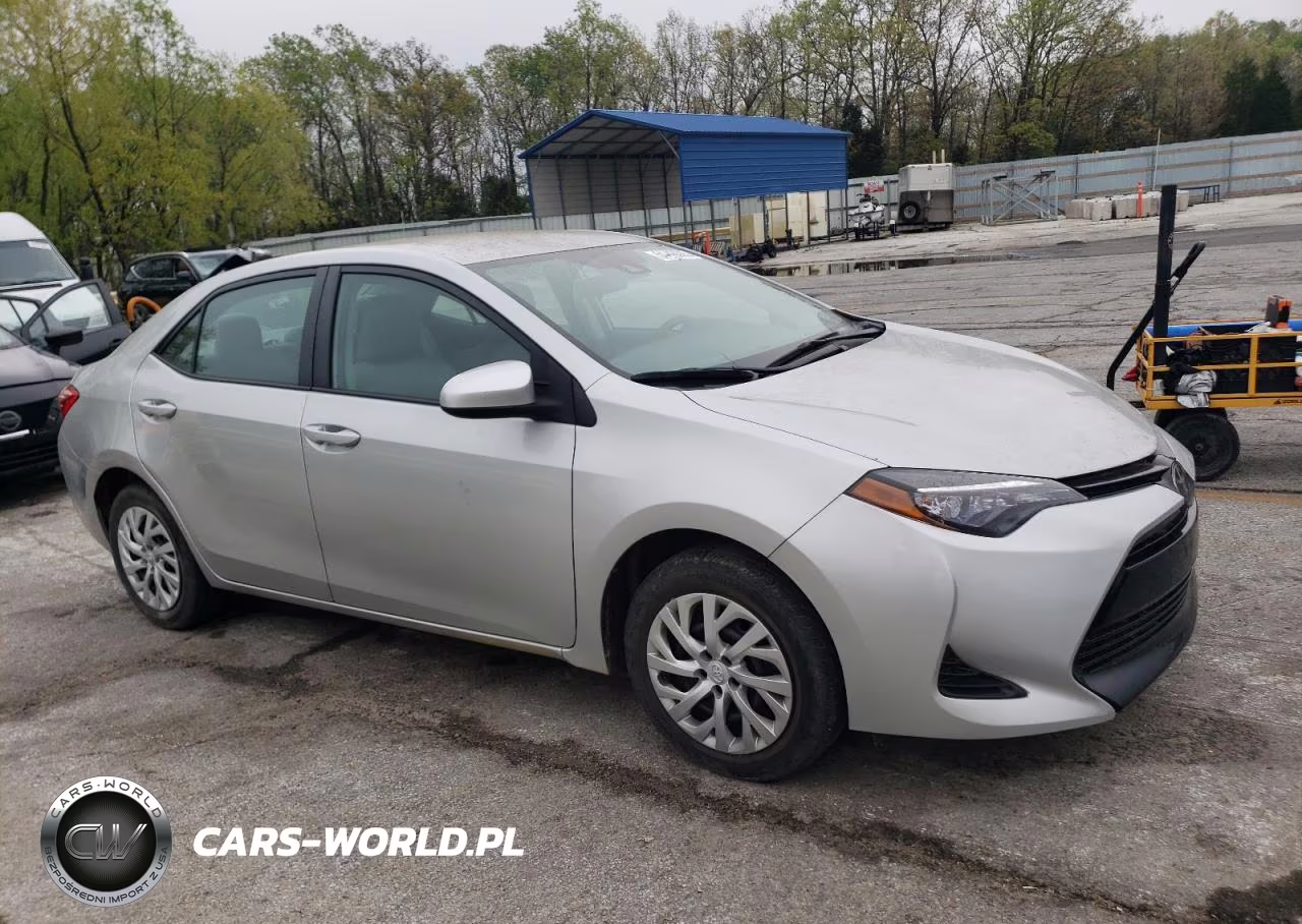 2018 Toyota Corolla L VIN:5YFBURHE8JP793394 - 4