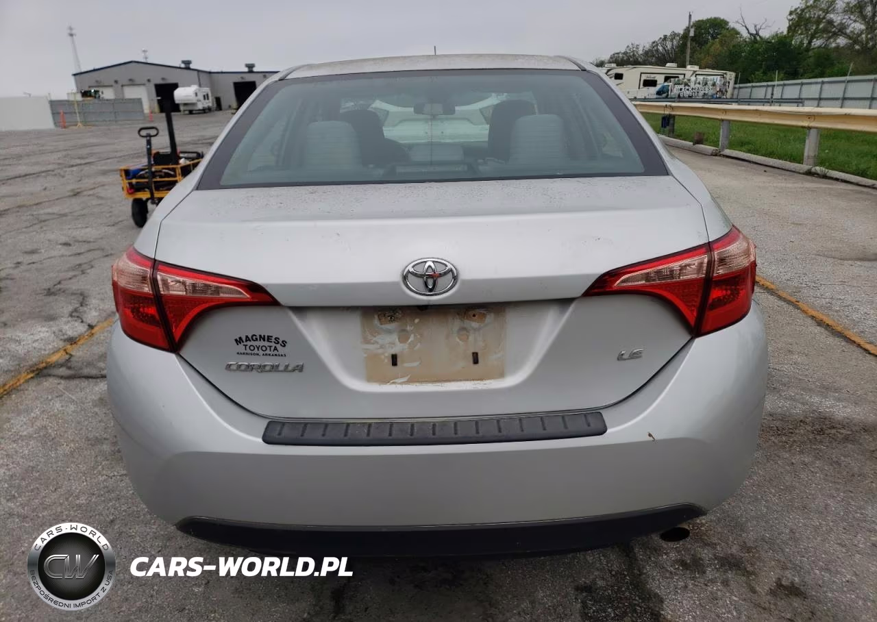 2018 Toyota Corolla L VIN:5YFBURHE8JP793394 - 6