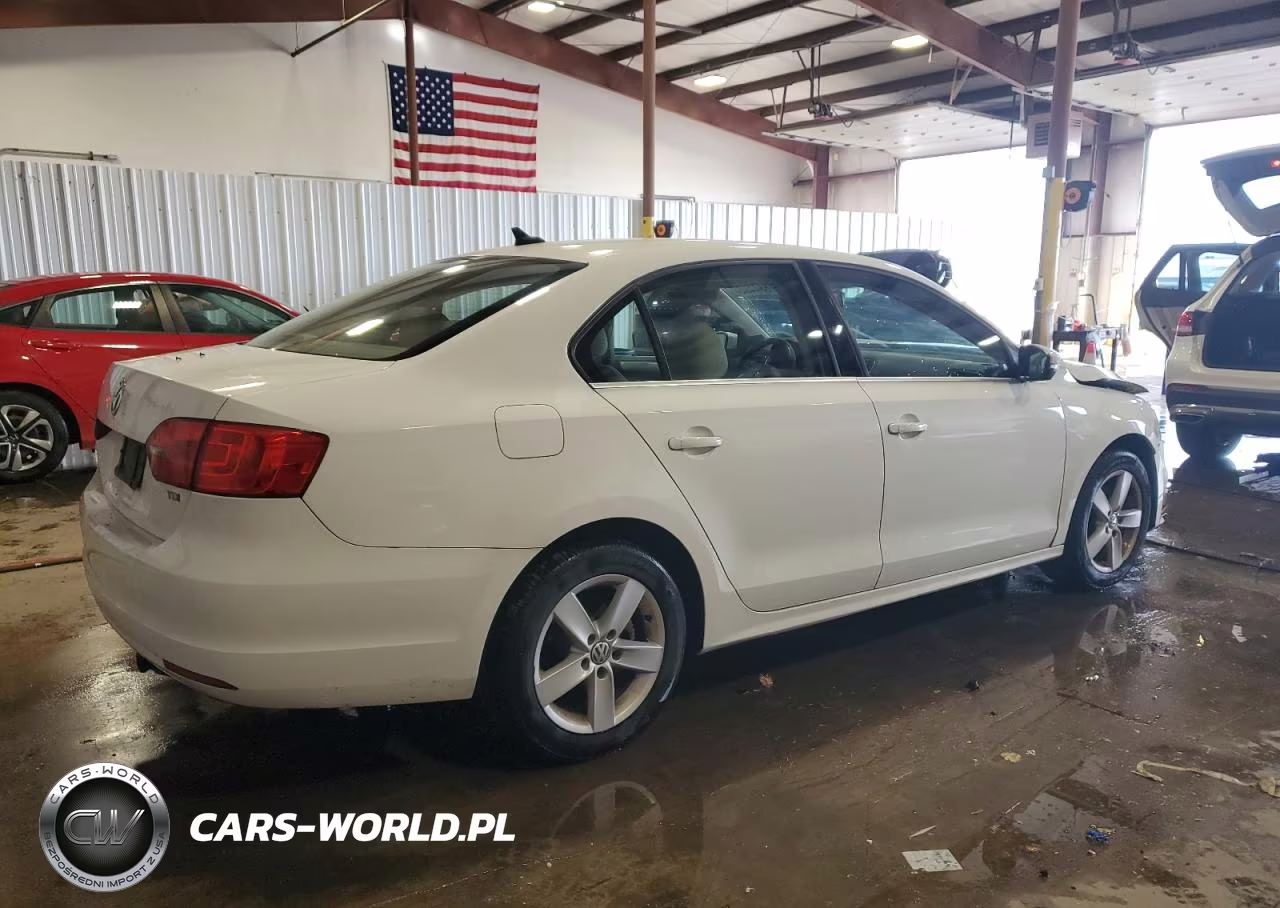 2012 Volkswagen Jetta Tdi VIN:3VWLL7AJXCM368737 - 3