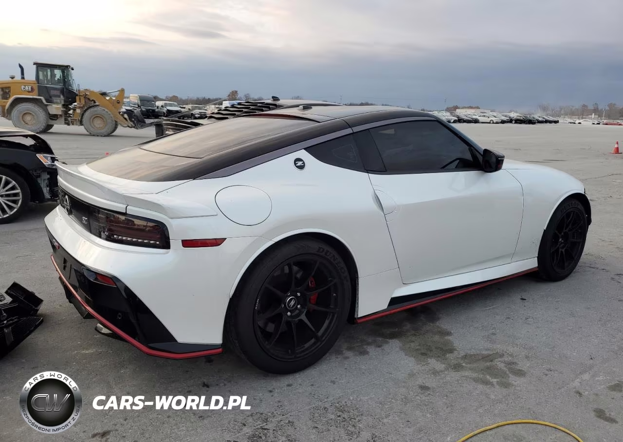 2024 Nissan Z Nismo VIN:JN1BZ4CH5RM367296 - 3