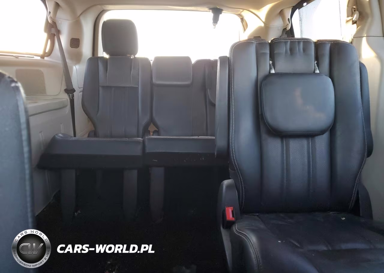 2012 Chrysler Town & Country Touring L VIN:2C4RC1CG9CR117616 - 10