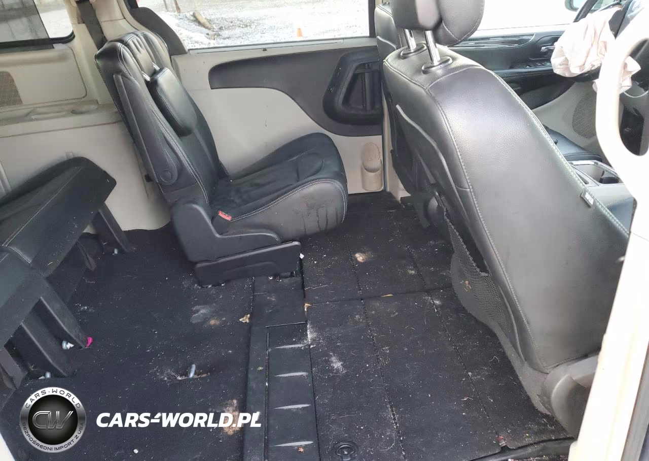 2012 Chrysler Town & Country Touring L VIN:2C4RC1CG9CR117616 - 11