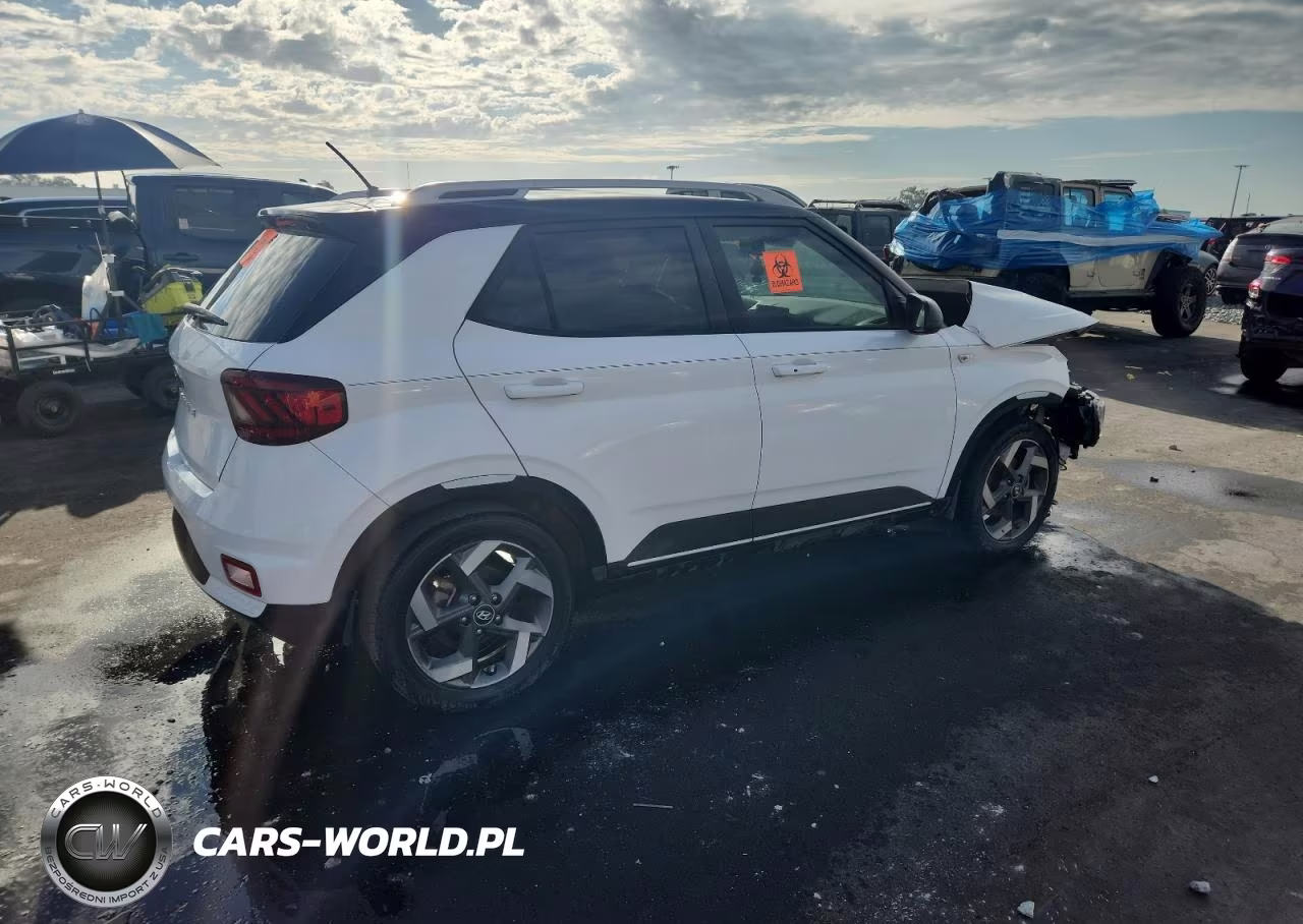 2023 Hyundai Venue Sel VIN:KMHRC8A35PU235028 - 3