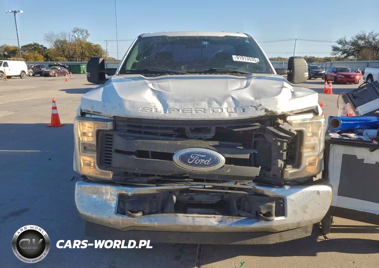 2019 Ford F250 Super Duty VIN:1FTBF2A69KEC13802 - 5