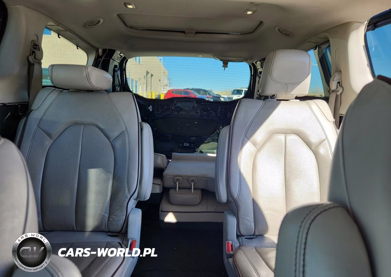 2020 Chrysler Pacifica Limited VIN:2C4RC1GG3LR157930 - 10