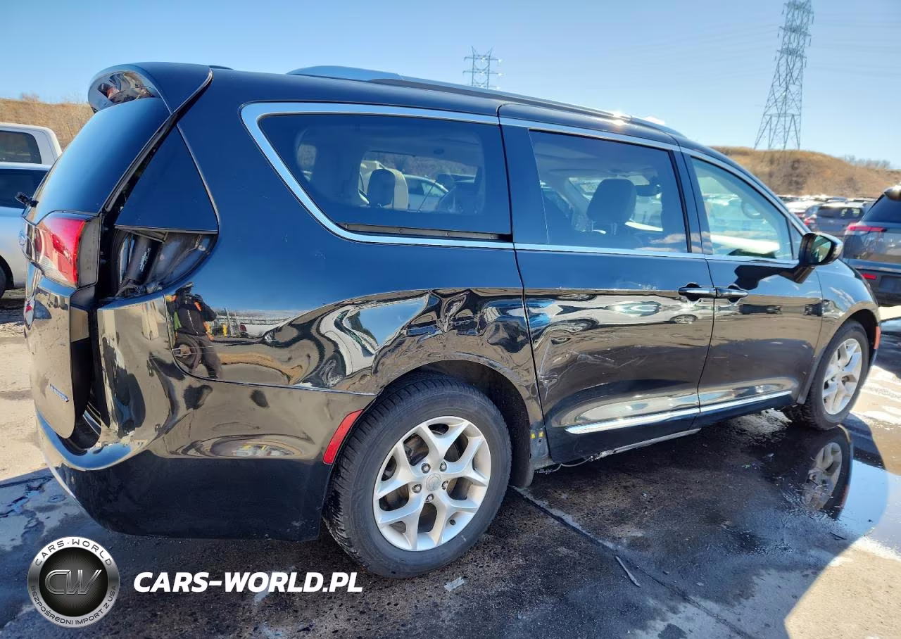 2020 Chrysler Pacifica Limited VIN:2C4RC1GG3LR157930 - 3