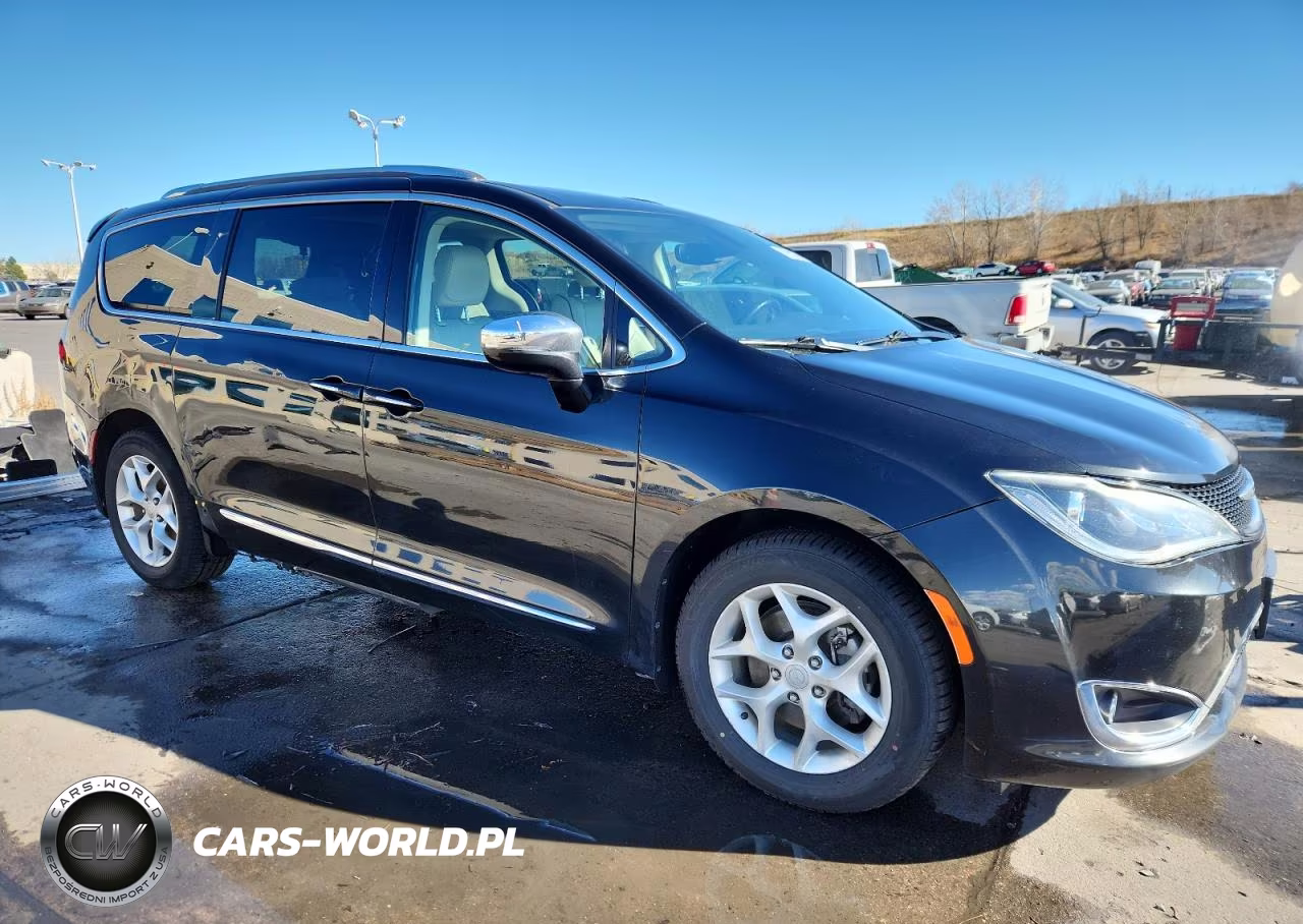 2020 Chrysler Pacifica Limited VIN:2C4RC1GG3LR157930 - 4