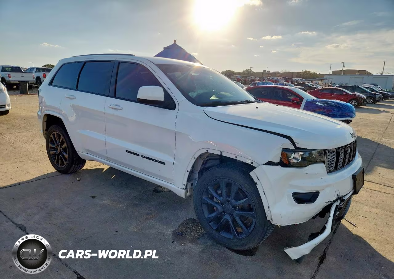 2018 Jeep Grand Cherokee Laredo VIN:1C4RJFAG4JC343767 - 4