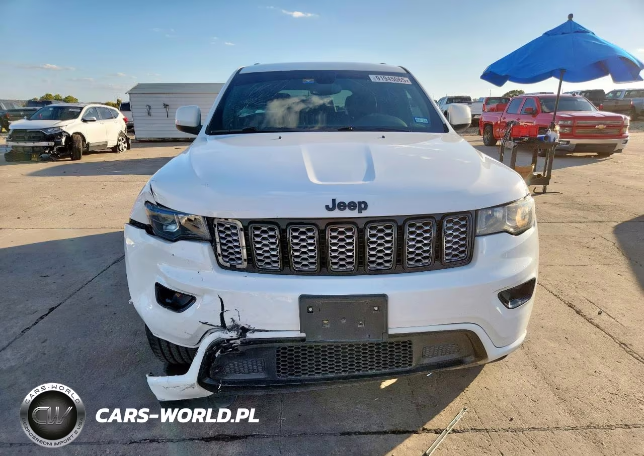 2018 Jeep Grand Cherokee Laredo VIN:1C4RJFAG4JC343767 - 5