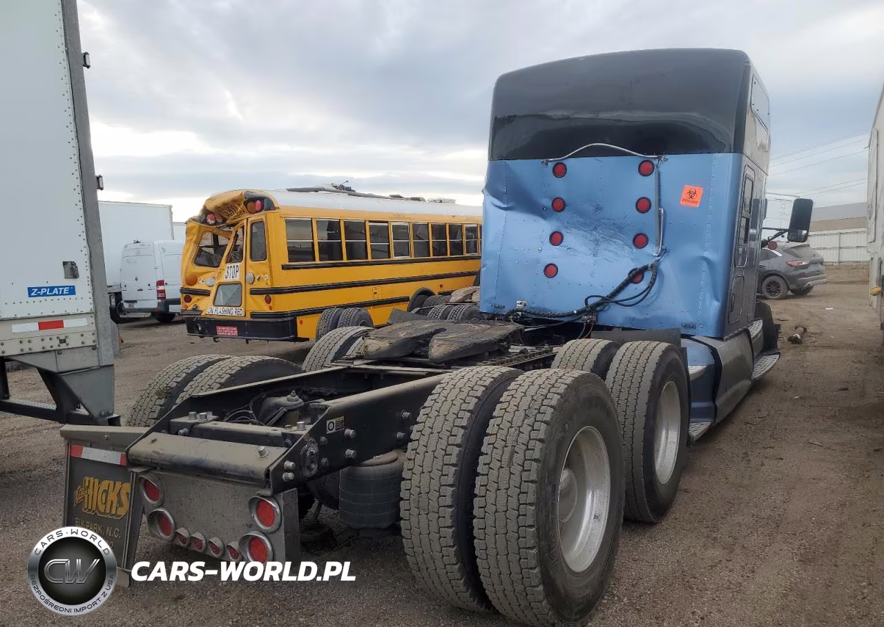 2016 Kenworth T600 Semi Truck VIN:1NKAGGGG80R146085 - 4