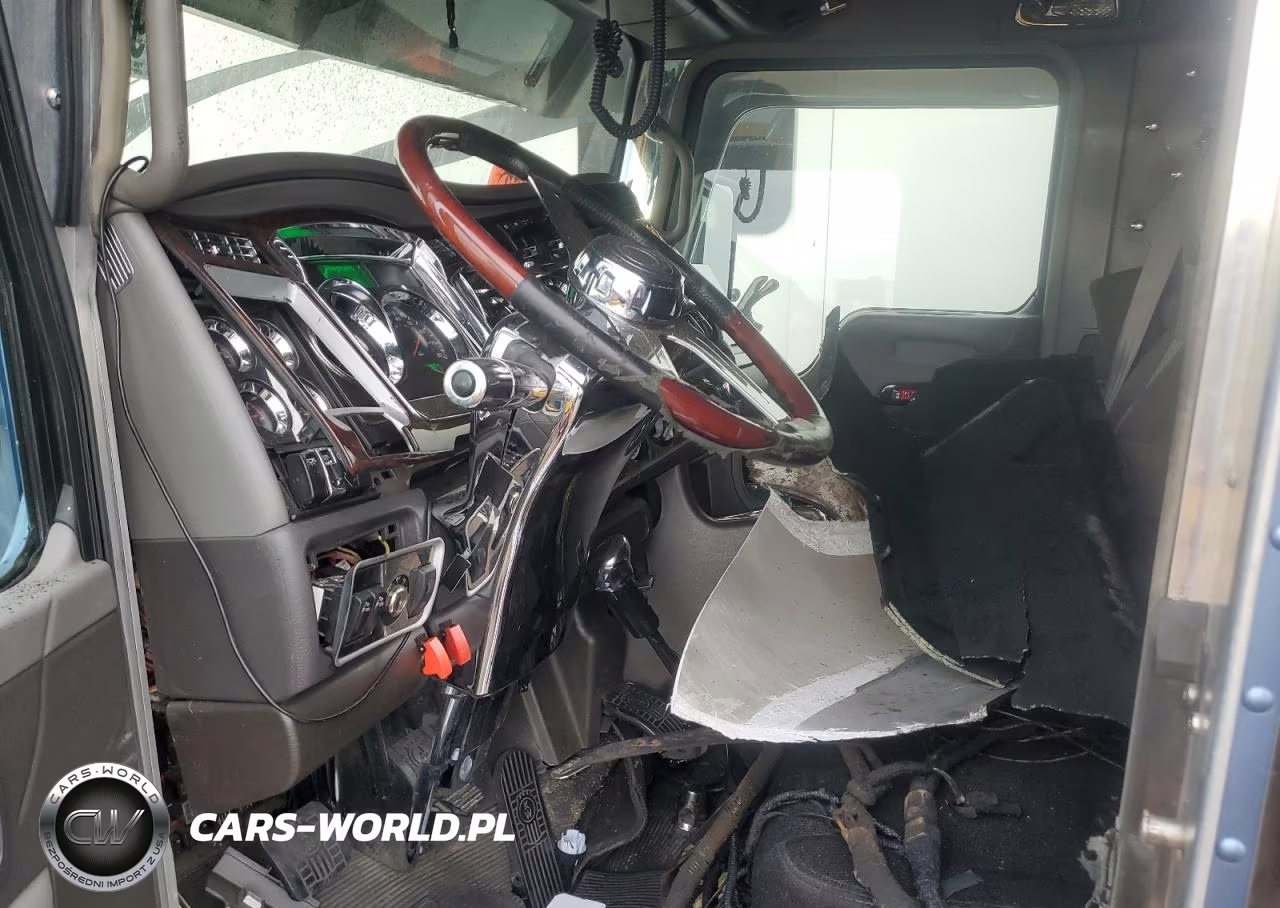 2016 Kenworth T600 Semi Truck VIN:1NKAGGGG80R146085 - 5