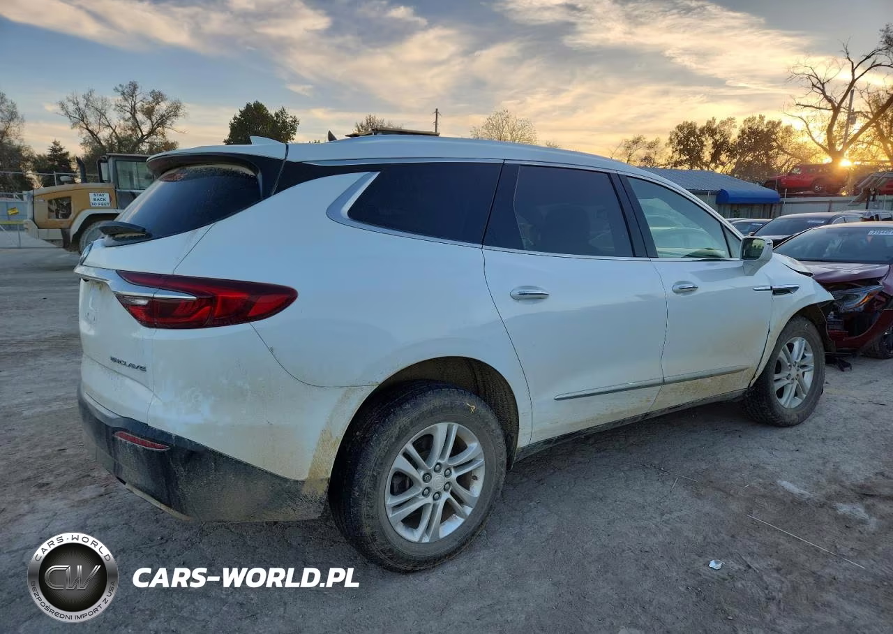 2018 Buick Enclave Premium VIN:5GAERCKW4JJ174780 - 3