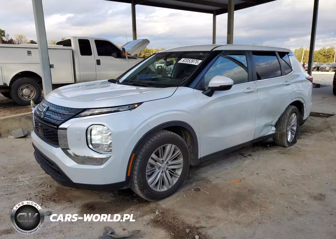 2024 Mitsubishi Outlander Es