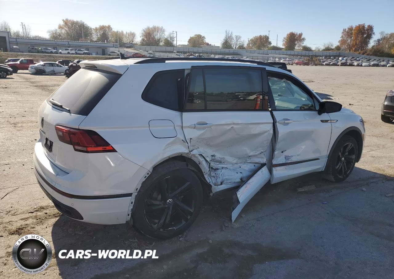 2023 Volkswagen Tiguan Se R-Line Black VIN:3VVCB7AX1PM017622 - 3