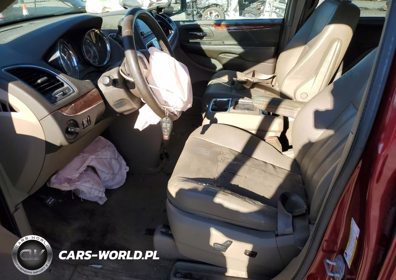 2015 Chrysler Town & Country Touring VIN:2C4RC1BG5FR590855 - 7